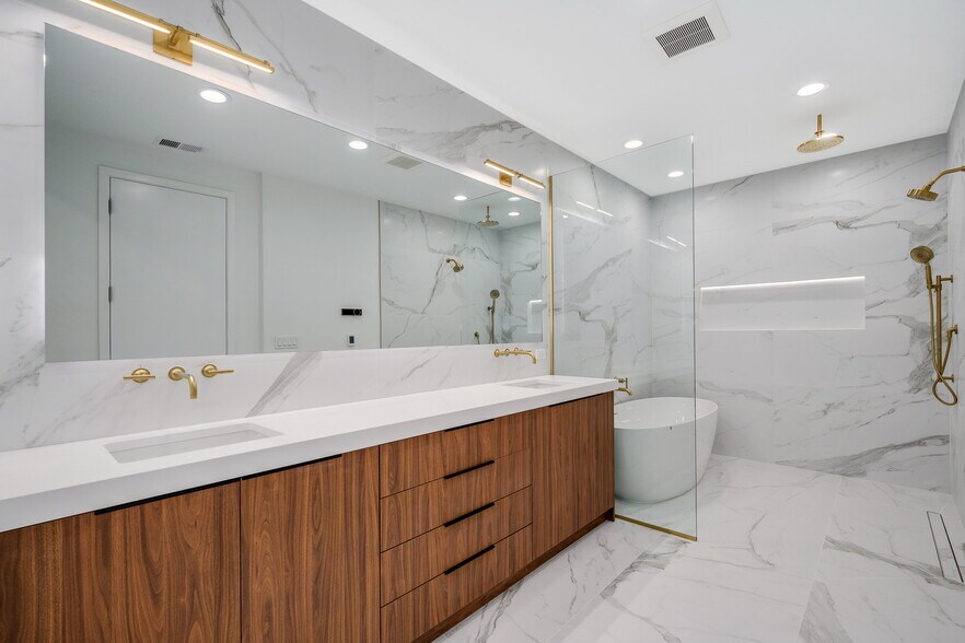More Photos Of 1219 W Madison St, Chicago Storefront Retail Residential For Lease