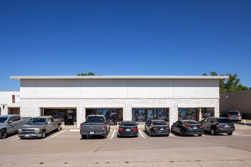 More Photos Of 2817 Alta Mere Dr, Fort Worth Storefront For Lease