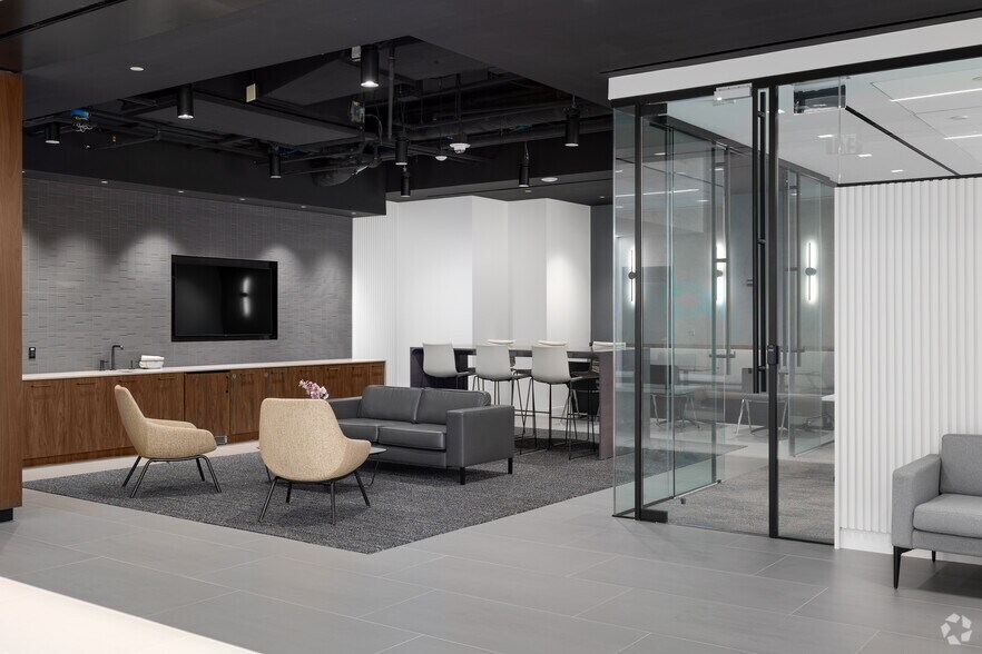 More Photos Of 3865 Wilson Blvd, Arlington Office For Lease