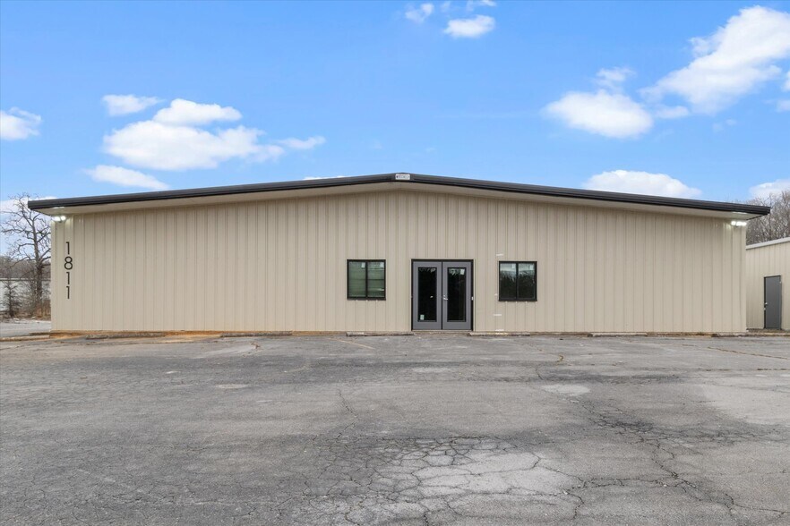 More Photos Of 1811-1813 Old Estill Springs Rd, Tullahoma Warehouse For Sale