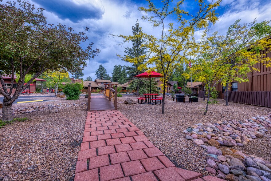 More Photos Of 5829 Buck Springs Rd, Pinetop Hotel For Sale