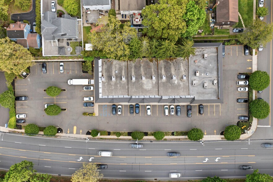 More Photos Of 444 W Jericho Tpke, Huntington Storefront Retail Office For Sale
