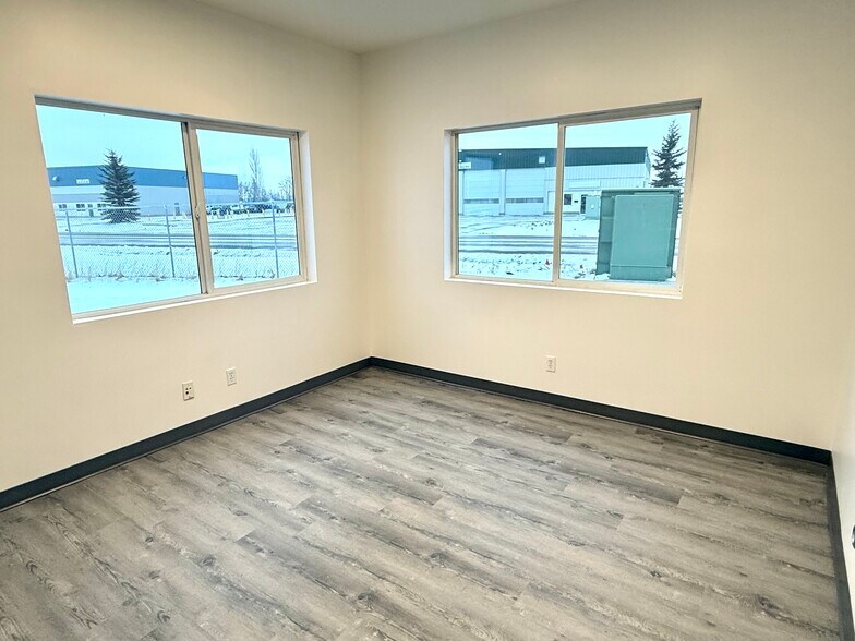 More Photos Of 8 Van Der Horn Way, Red Deer County Truck Terminal For Sale