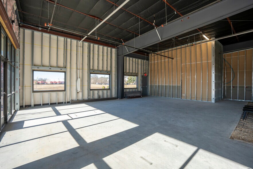 More Photos Of 641 Mill St, San Marcos Restaurant For Lease