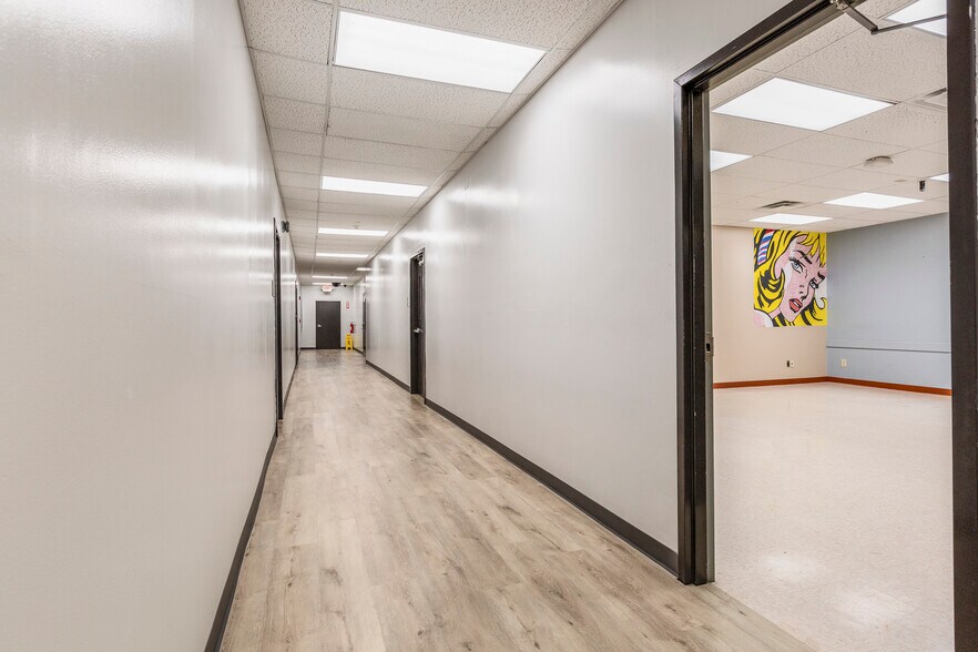 More Photos Of 11515 Highway 31, Sellersburg Light Distribution For Lease