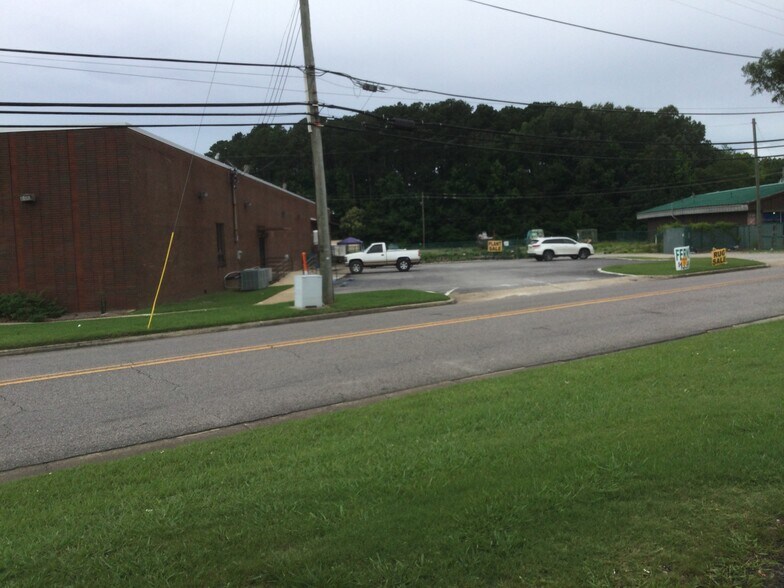 More Photos Of 1019-1021 S 4th St, Gadsden Freestanding For Lease