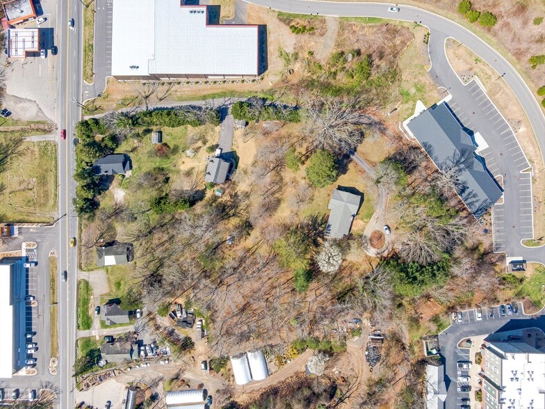 More Photos Of 103 Weaverville Rd, Woodfin Convenience Store For Sale