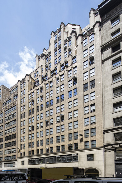 Primary Photo Of 251 W 39th St, New York Office For Lease