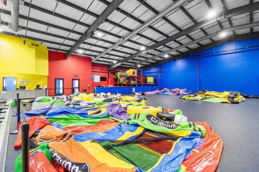 More Photos Of 585 Willow ln, McDonough Sports And Entertainment For Sale