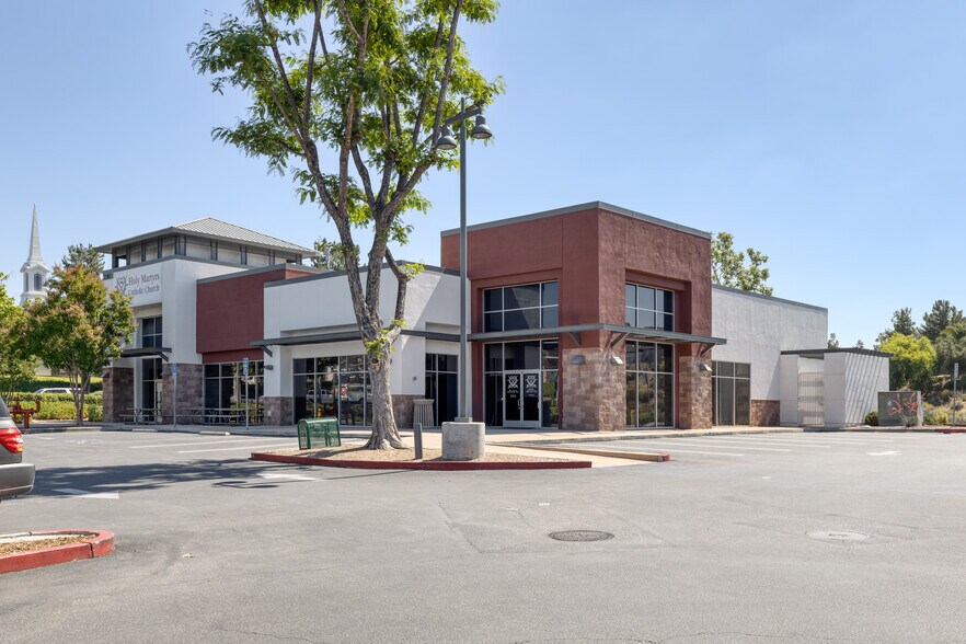 More Photos Of 39022-39044 Sky Canyon Dr, Murrieta Unknown For Lease
