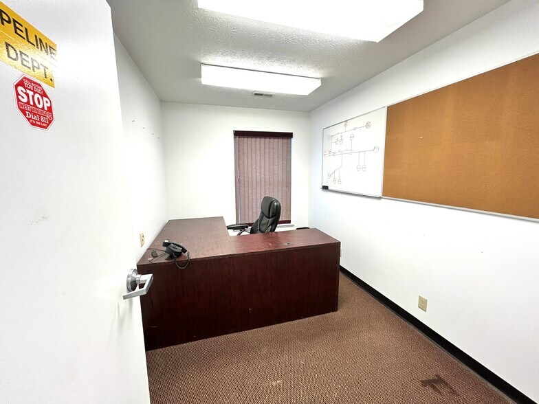 More Photos Of 123 Turkey Run Rd, Salem Distribution For Sale