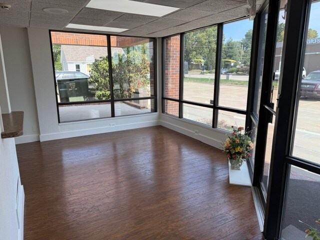 More Photos Of 244 E US Highway 69, Claycomo Office For Lease
