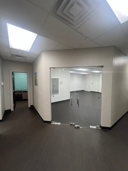 More Photos Of 11808 Kingston Pike, Knoxville Medical For Lease