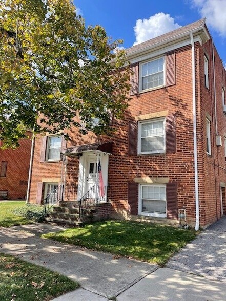 Primary Photo Of 6118 Ridge Rd, Parma Multifamily For Sale