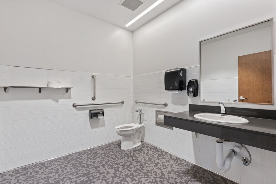 More Photos Of 1403-1405 W 2200 S, Salt Lake City Office For Lease