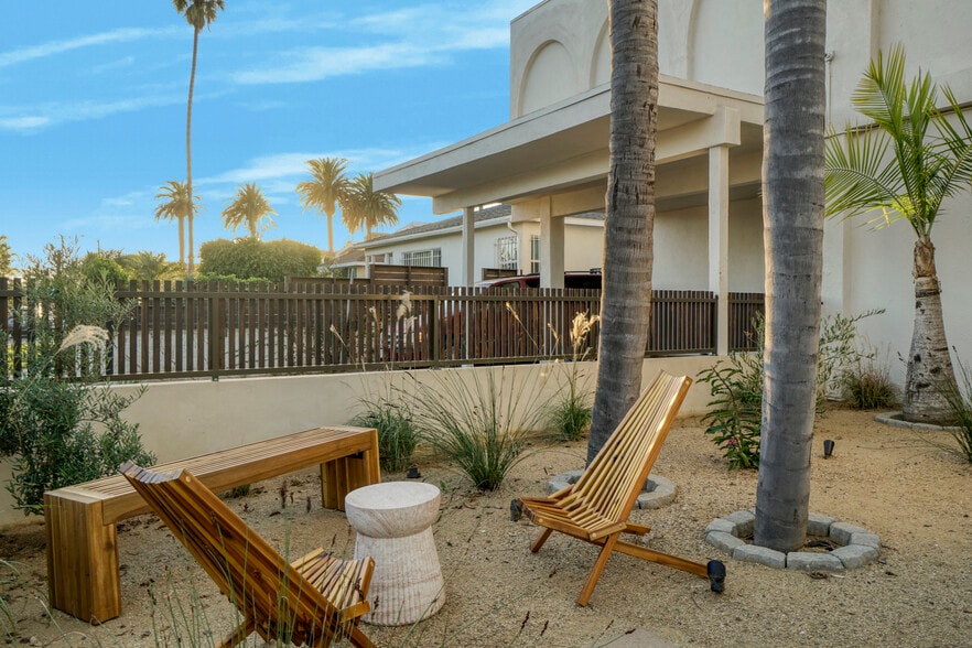 More Photos Of 559 Sunset Ave, Venice Apartments For Sale