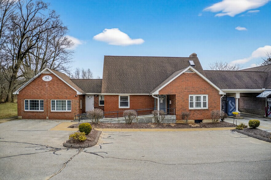 Primary Photo Of 62 Hyde Ave, Vernon Storefront Retail Office For Lease
