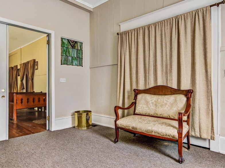 More Photos Of 525 Beaver St, Jacksonville Cemetery Mausoleum For Lease