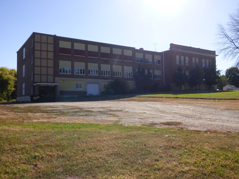 Primary Photo Of 308 4th St, Welcome Schools For Sale