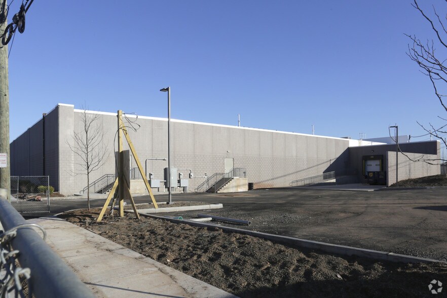 More Photos Of 801 Livingston St, Elizabeth Storefront For Lease