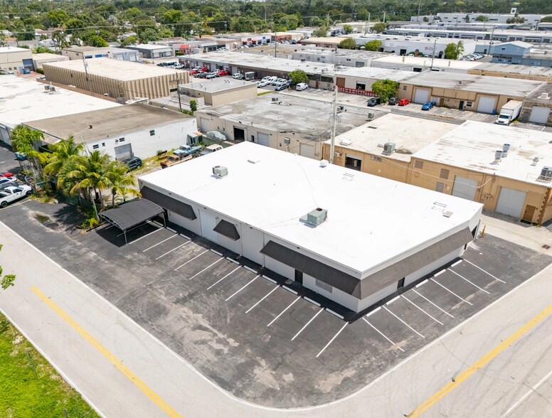 More Photos Of 610 NE 29th St, Pompano Beach Warehouse For Lease