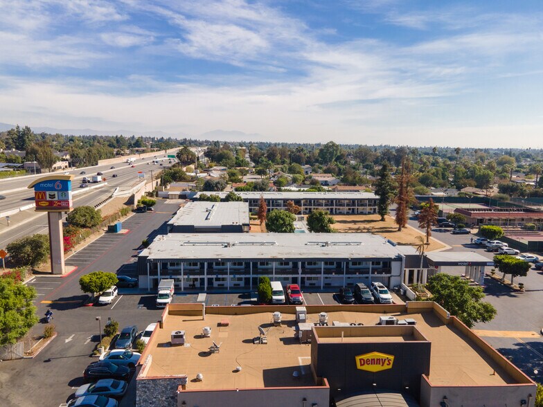 More Photos Of 840 S Indian Hill Blvd, Claremont Hotel For Sale