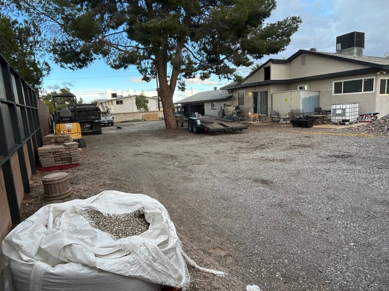 More Photos Of 4080 Spring Rd, Las Vegas Office Residential For Lease