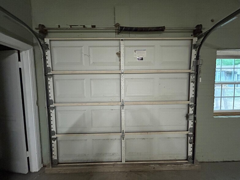 More Photos Of 121 S Glenwood Blvd, Tyler Storefront For Sale
