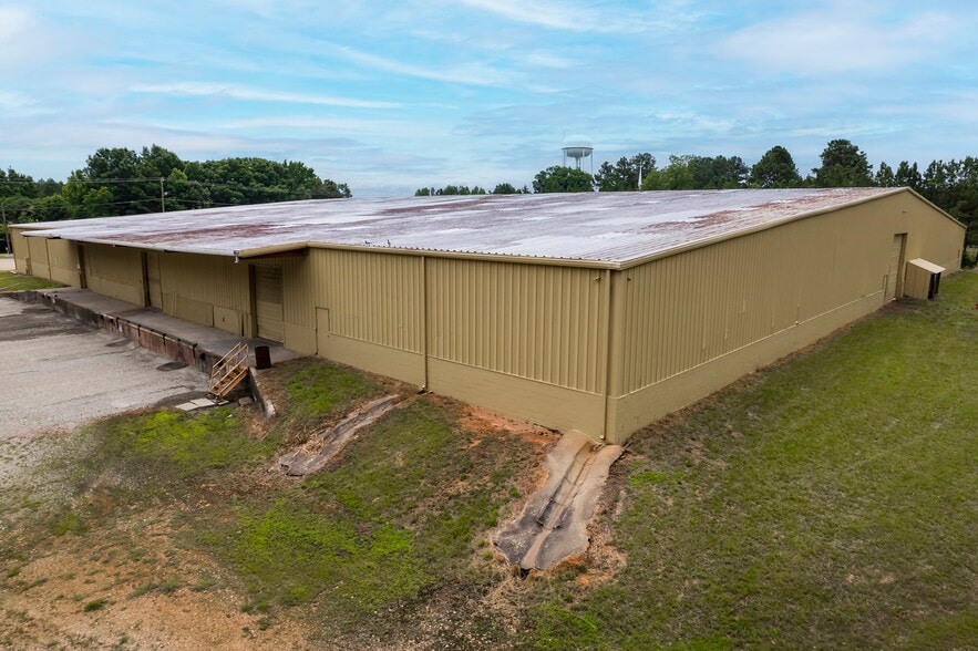 More Photos Of 619 N Main St, Warrenton Warehouse For Lease