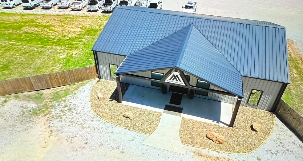 More Photos Of 7303 State Highway 43 S, Marshall Warehouse For Sale