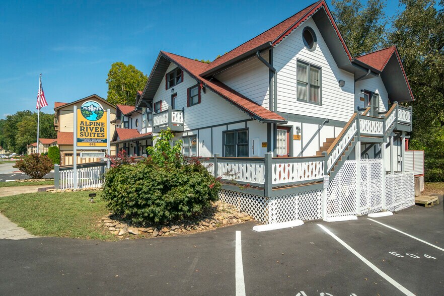 More Photos Of 892 Edelweiss Strasse, Helen Hotel For Sale