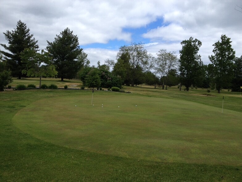 More Photos Of 1981 S US 23, Greenbush Sports And Entertainment For Sale