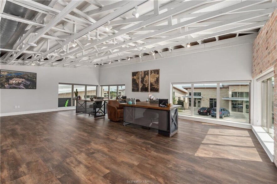 More Photos Of 1645 Greens Prairie Rd W, College Station Office For Sale