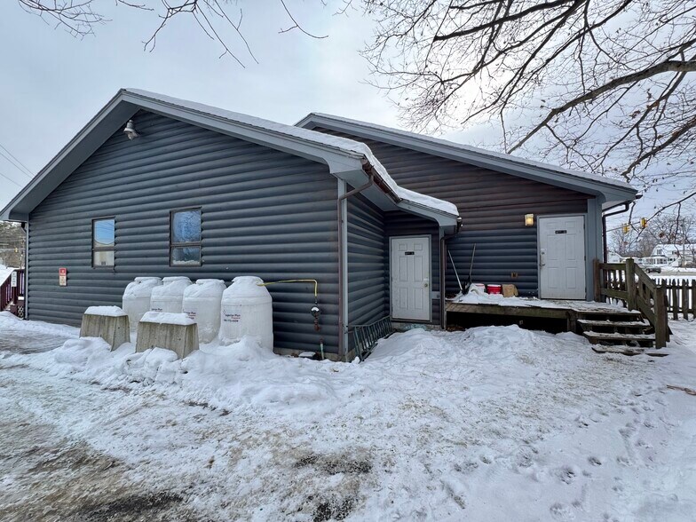 More Photos Of 202 Central St, Woodsville General Retail For Sale