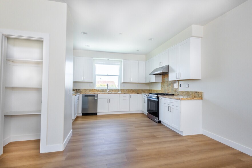 More Photos Of 1042 San Juan St, Tustin Apartments For Sale