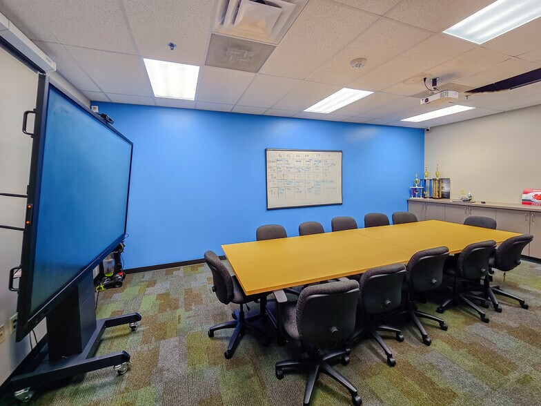 More Photos Of 2810 S US Highway 1, Fort Pierce General Retail For Sale