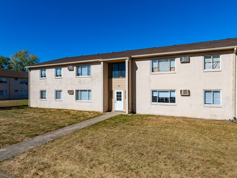 Primary Photo Of 1615 E 29th St, Lorain Apartments For Sale