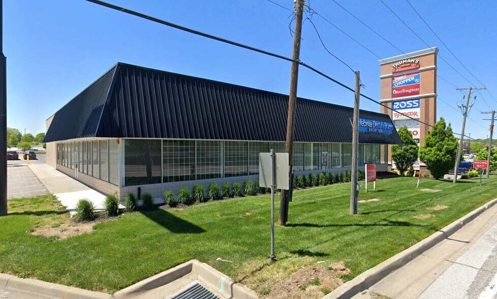 More Photos Of 12414 S 71 Hwy, Grandview Freestanding For Sale