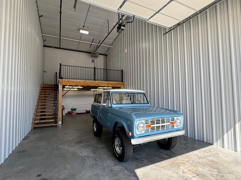 More Photos Of 360 Rancho Dr, Windsor Self Storage For Sale