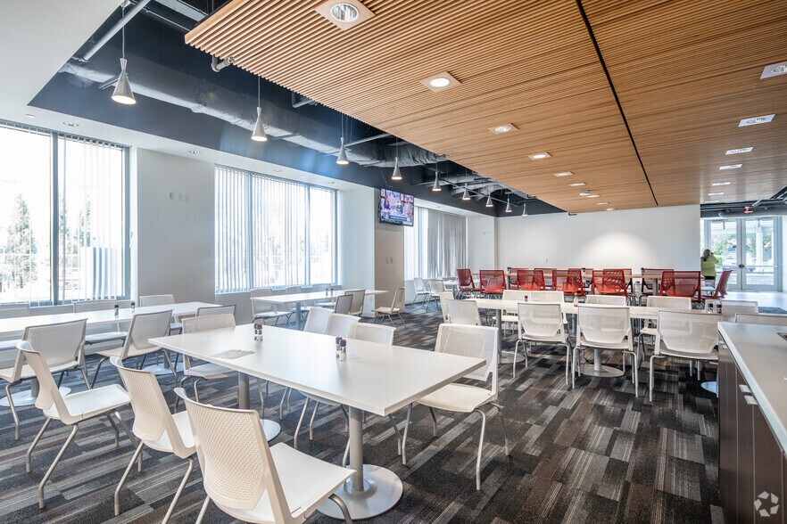 More Photos Of 6021 Connection Dr, Irving Unknown For Lease