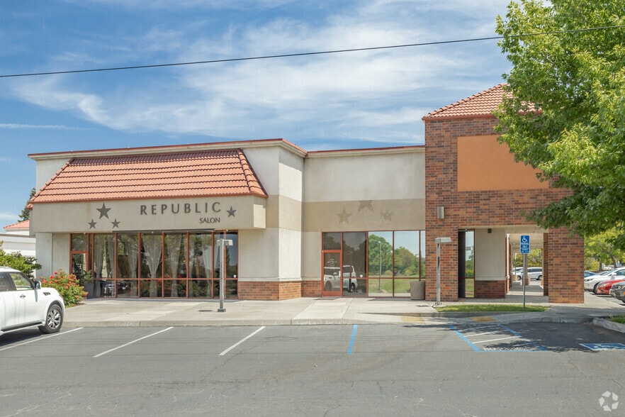 More Photos Of 302-324 S Lexington Dr, Folsom Storefront For Lease