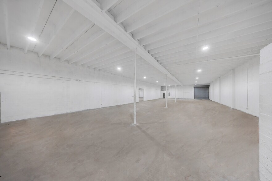 More Photos Of 3916-3920 NW 32nd Ave, Miami Warehouse For Lease