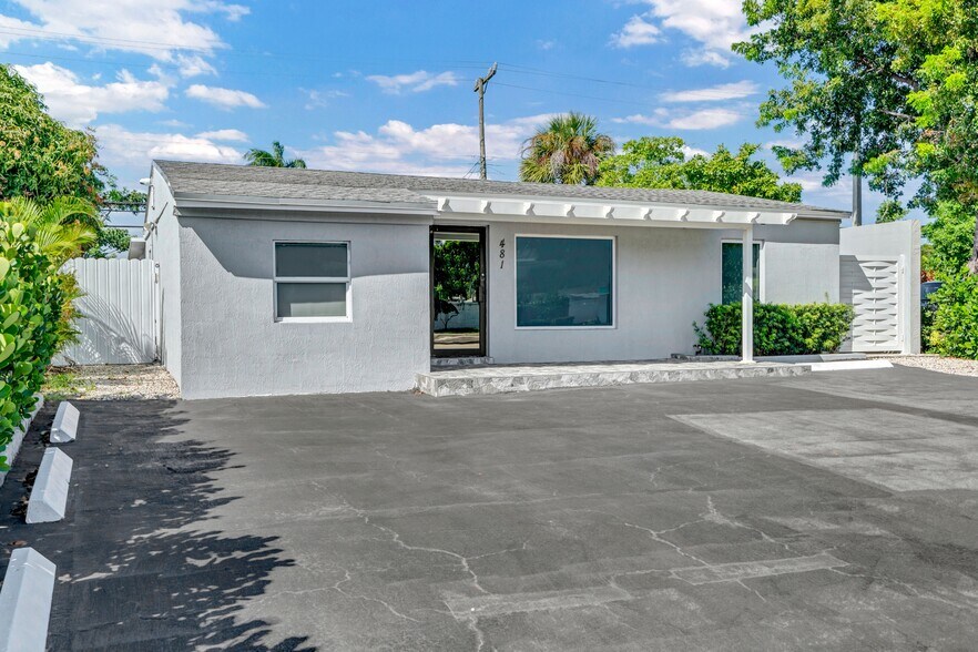 More Photos Of 481 E Commercial Blvd, Oakland Park Freestanding For Sale