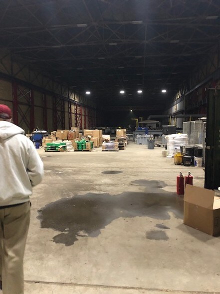 More Photos Of 748 McMechen St, Benwood Warehouse For Lease