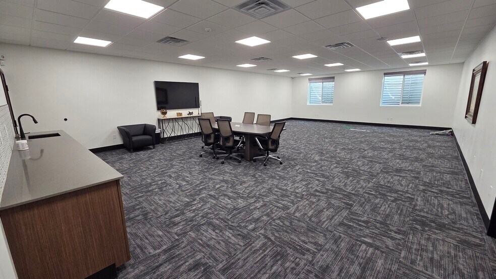 More Photos Of 1570 Elk Creek Dr, Idaho Falls Office For Lease