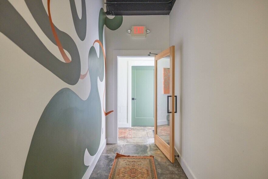 More Photos Of 46 Aston St, Asheville Light Manufacturing For Lease