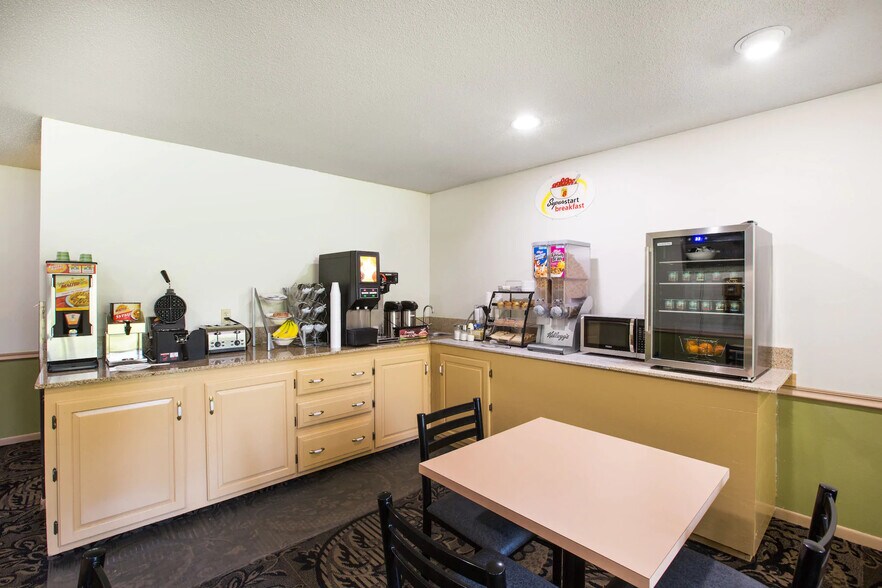 More Photos Of 3086 220th St, Williams Hotel For Sale