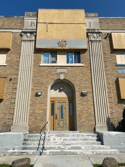 More Photos Of 27 Sunnyside Ave, Bemus Point Apartments For Sale