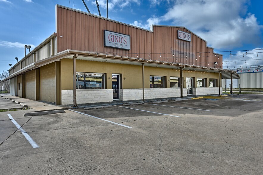 Primary Photo Of 2100 Highway 290 E, Brenham Restaurant For Sale