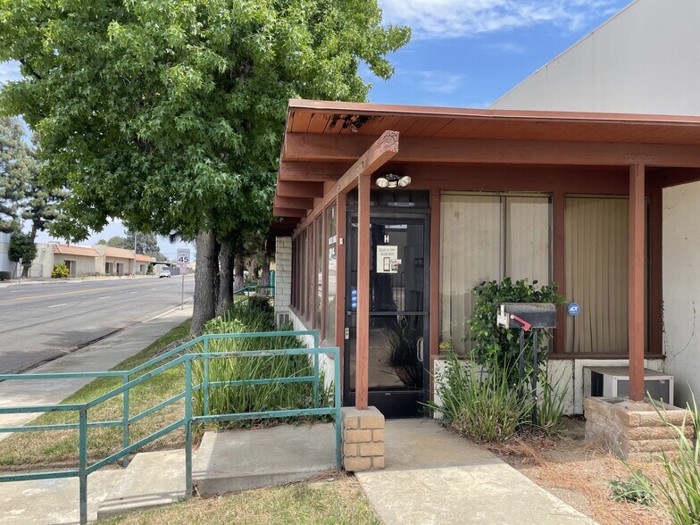 More Photos Of 1445 W Brooks St, Ontario Warehouse For Lease